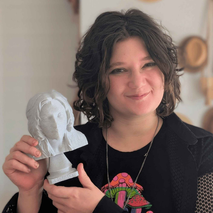 Custom Photo-to-Bust Sculpture from a person photo with hand-finished portrait detail