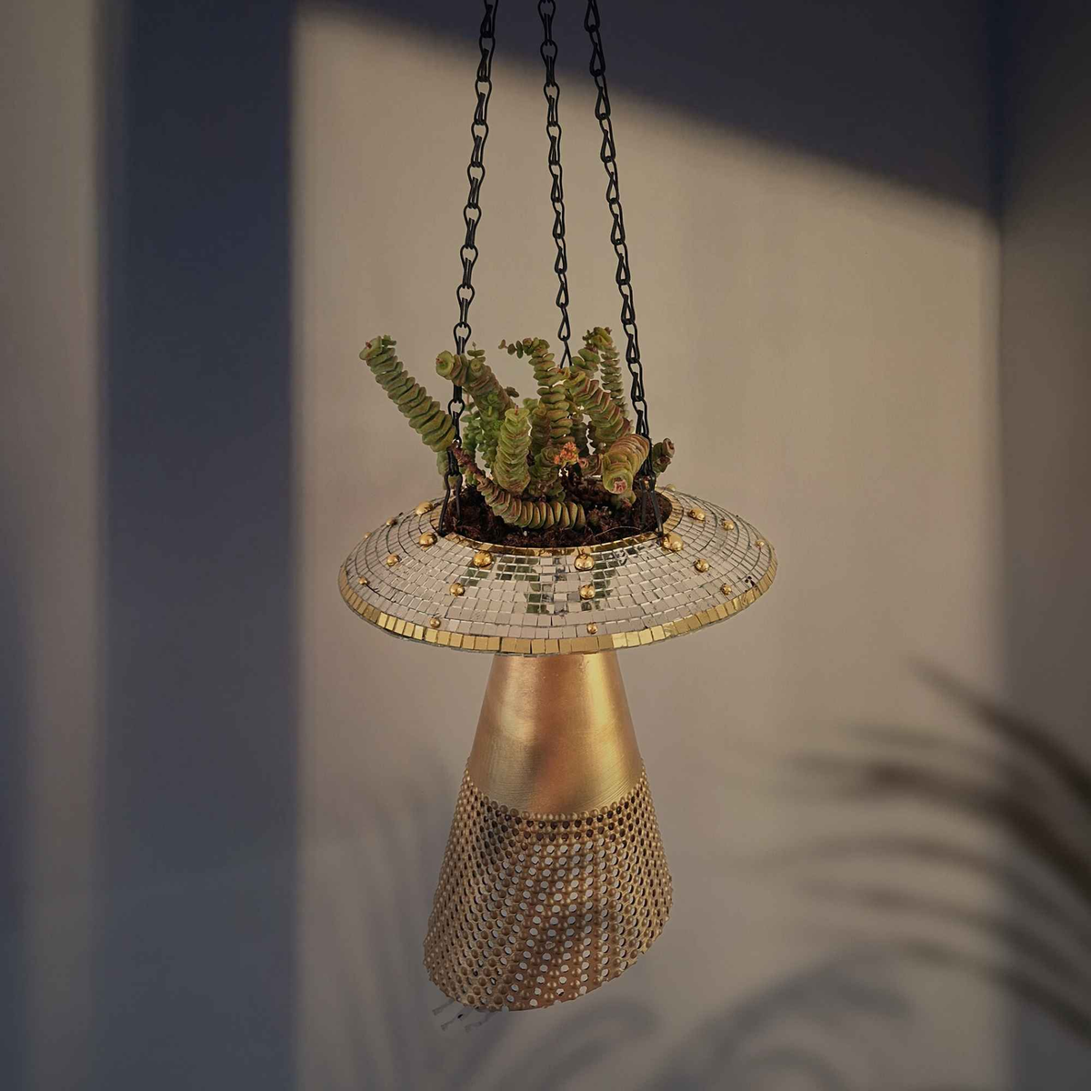 StarGlow UFO Planter in-use demonstration