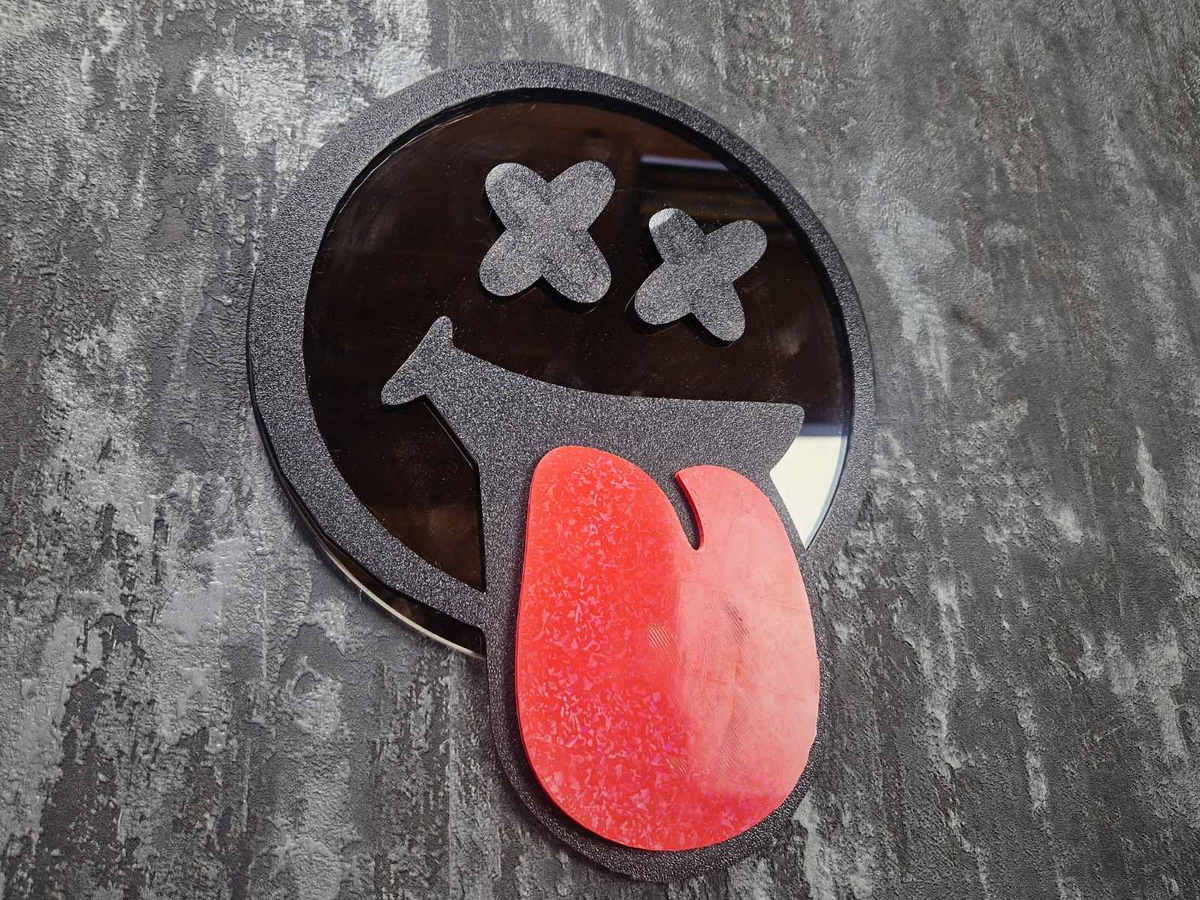 Edgy Round Mirror side view