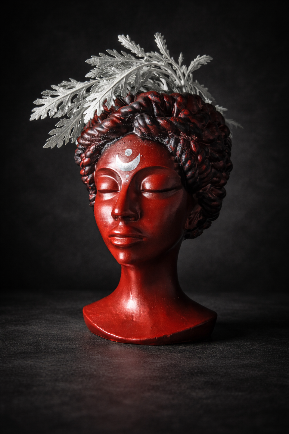 Blood Moon goddess bust planter — image 10