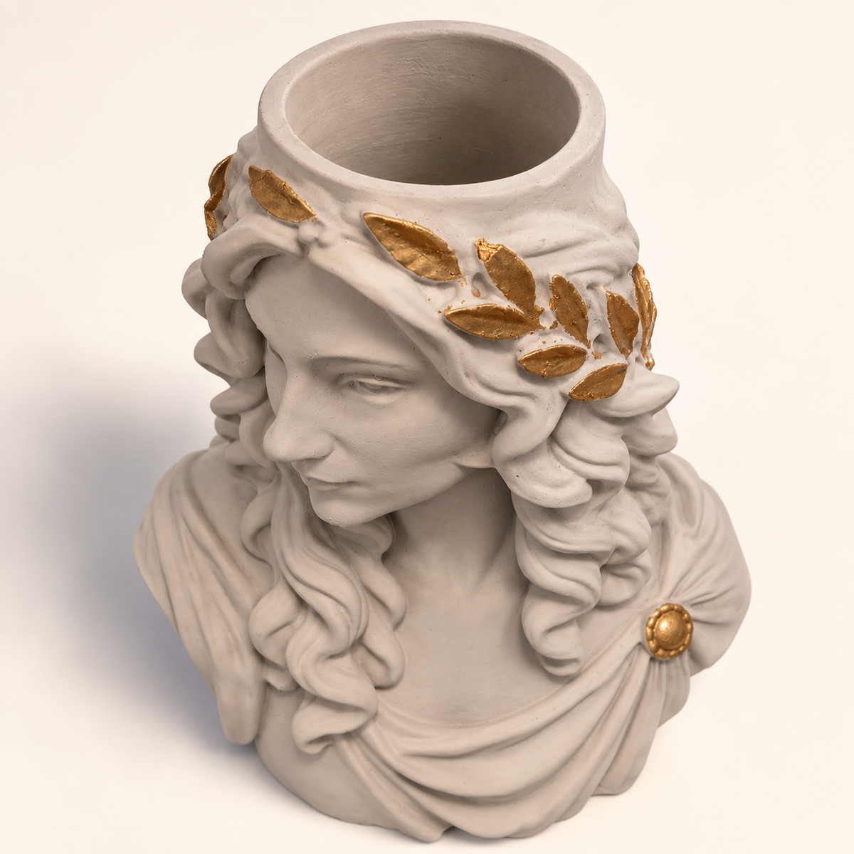 Open crown of the portrait planter