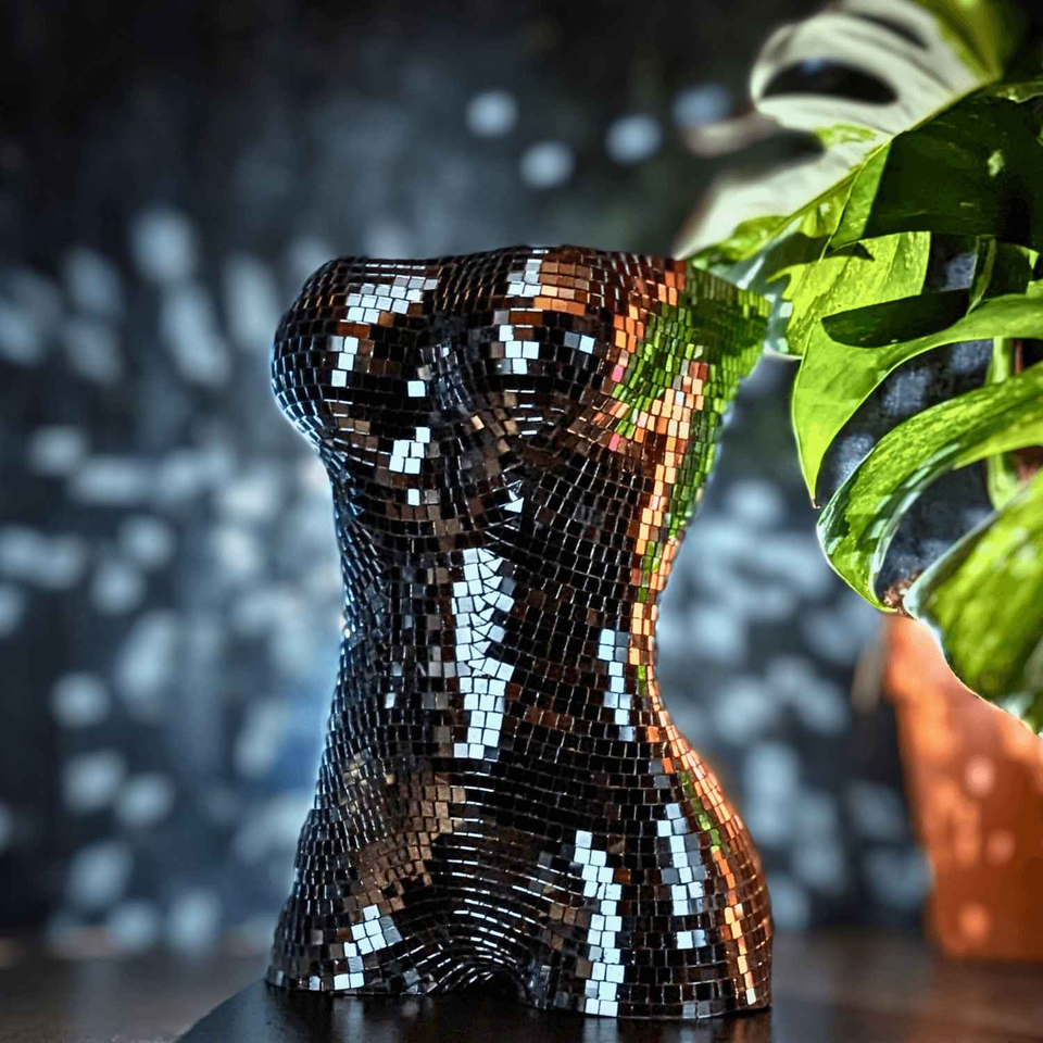 Glam Goddess Mirror Planter side profile showing texture