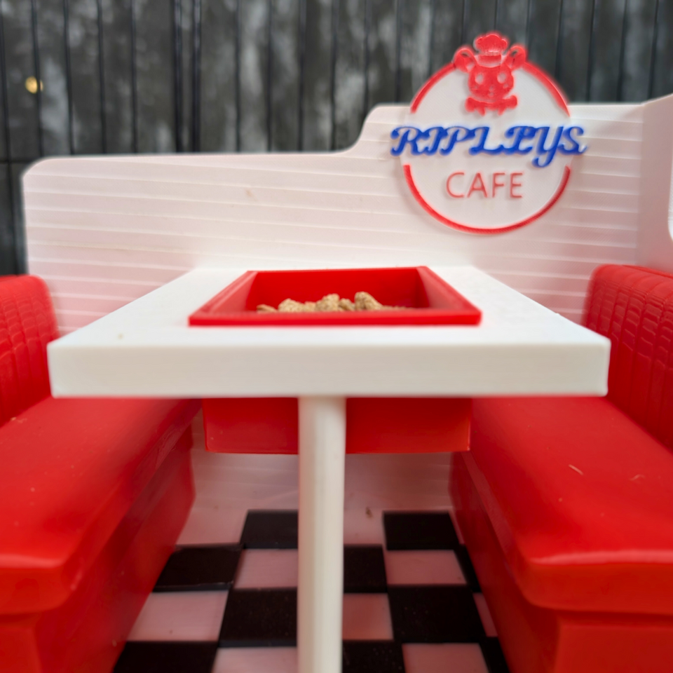 Rat Diner product packaging and presentation
