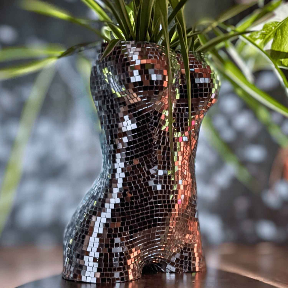 Glam Goddess Mirror Planter close-up texture detail