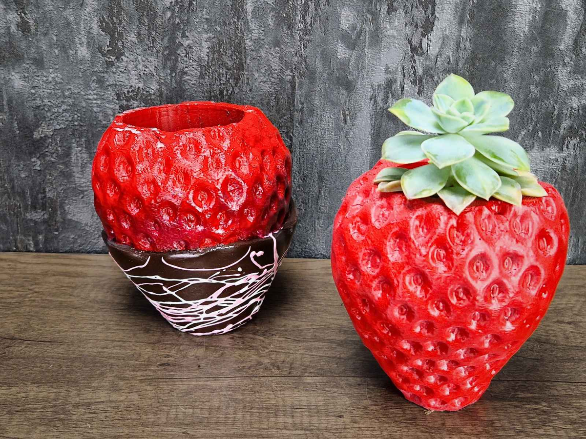 Strawberry & Chocolate Planter additional angle showing colour accuracy