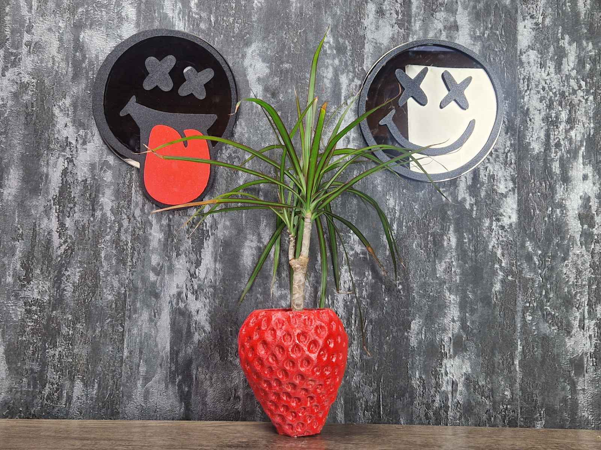 Edgy Round Mirror alternate angle view