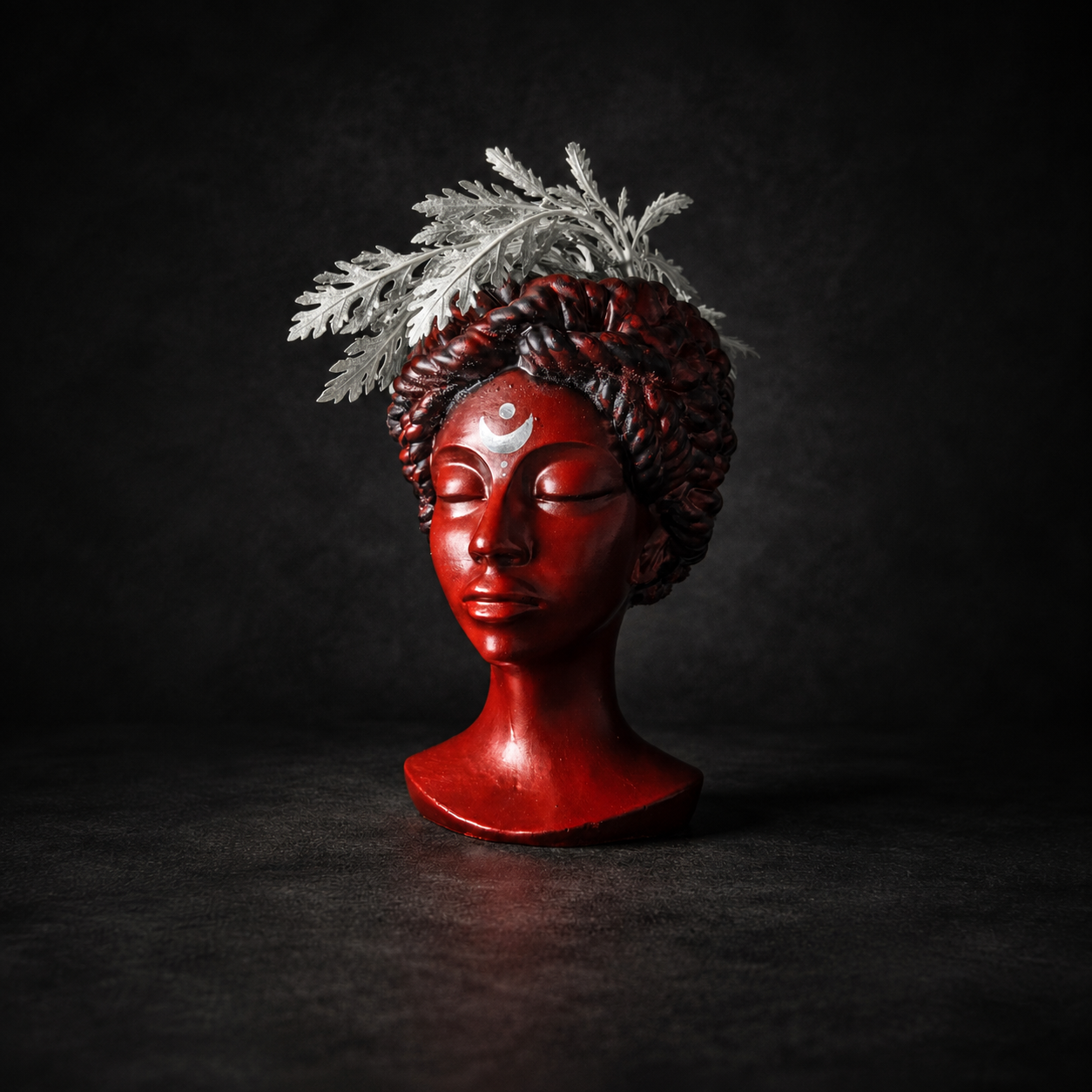 Blood Moon goddess bust planter — image 10